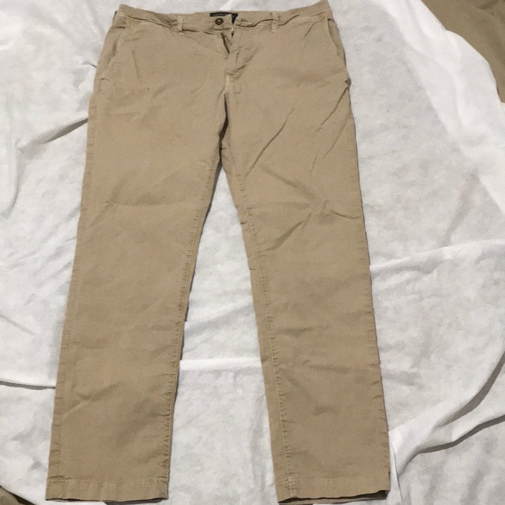America eagle khaki pants